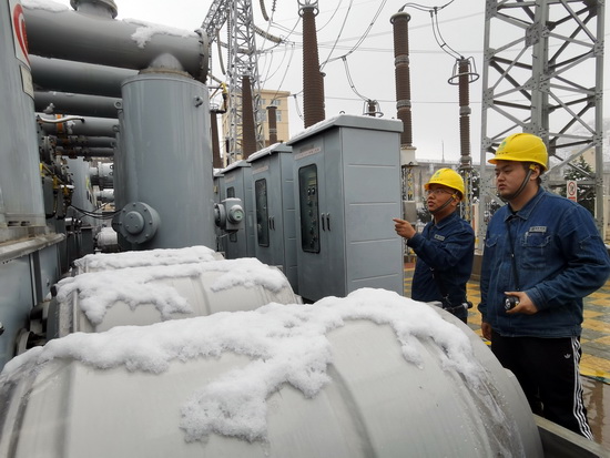 國網(wǎng)劉家峽水電廠瑞雪迎冬 設備特巡我保障