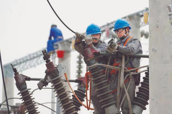 遼寧大連供電公司構建現(xiàn)代化施工服務體系 加快推動地區(qū)能源綠色轉型