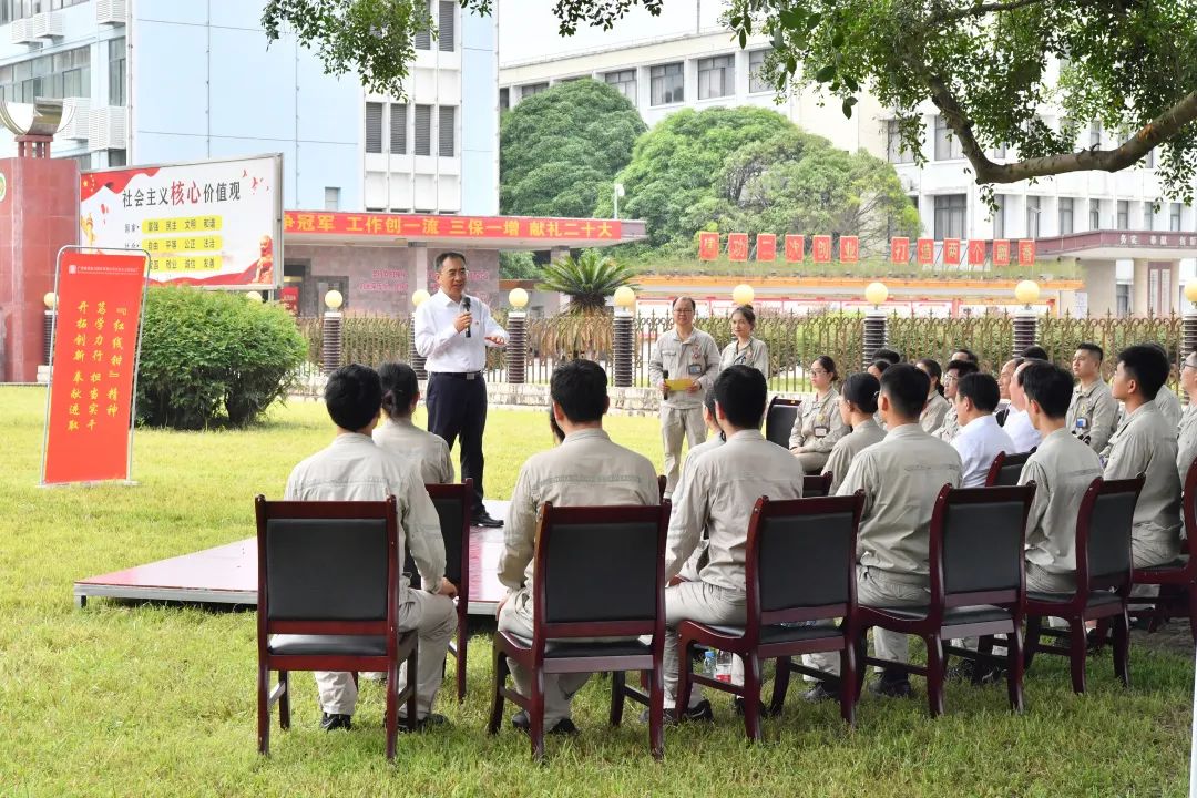 鄒磊以普通黨員身份參加大化水電總廠主題黨日活動