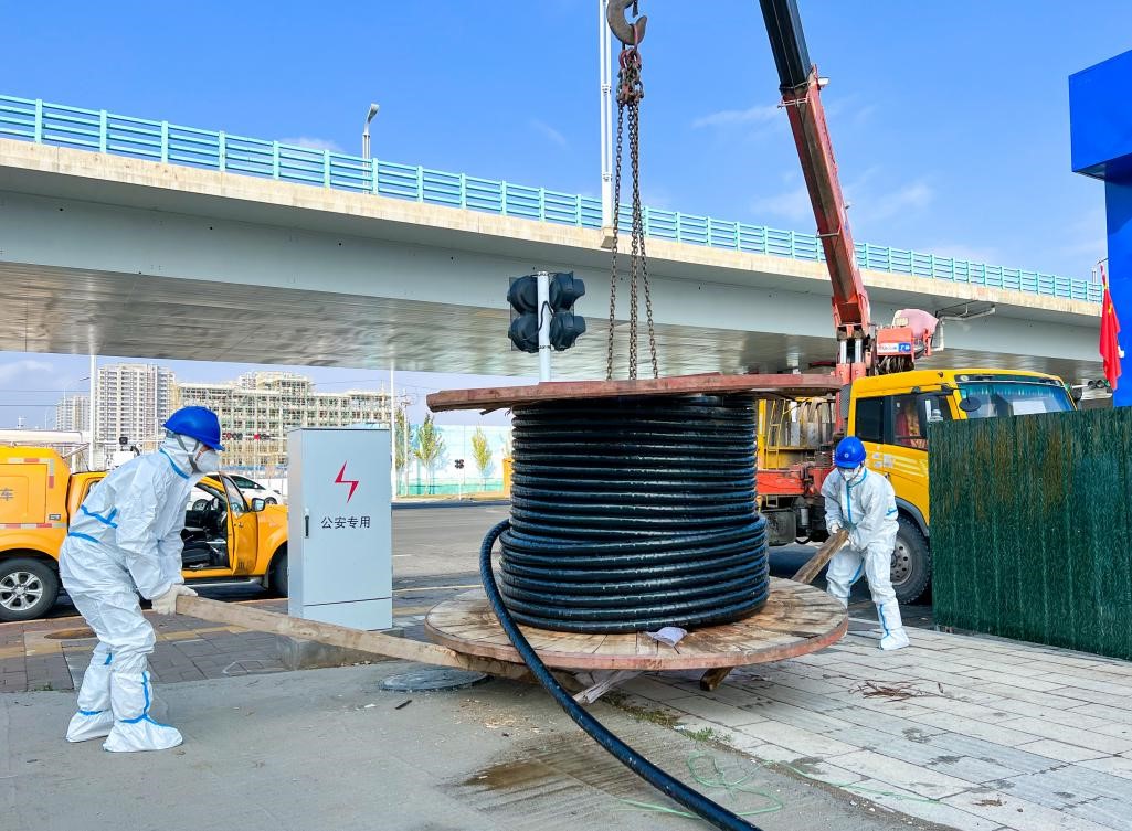 呼和浩特供電公司為首府戰(zhàn)疫 提供電力速度 建設(shè)信達國貿(mào)方艙醫(yī)院