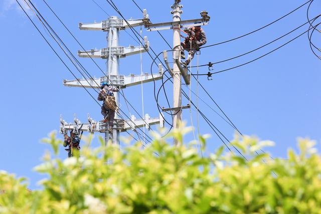 貴州麻江供電局電力賦能 助推地方經(jīng)濟(jì)駛?cè)搿翱燔嚨馈? width=