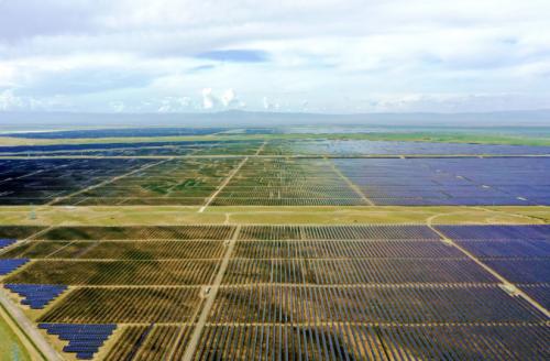 國(guó)家電投海南基地共和縣100萬千瓦光伏發(fā)電項(xiàng)目全容量并網(wǎng)!