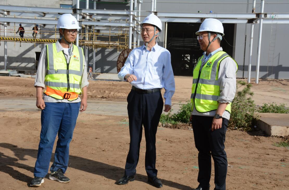 中國能建建筑集團(tuán)黨委委員、副總經(jīng)理汪公河到正寧百萬項(xiàng)目調(diào)研指導(dǎo)