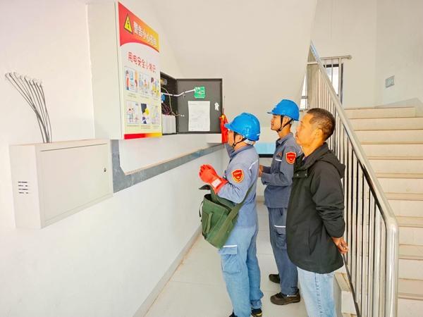 廣西欽州新區(qū)供電局優(yōu)質服務護航平陸運河回建小學用電安全